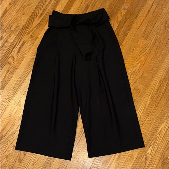 Club Monaco Black Wide Leg Pants with Flowing Silhouette - Picture 1 of 10
